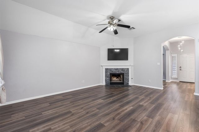 153 Hickory LN, Georgetown, TX 78633