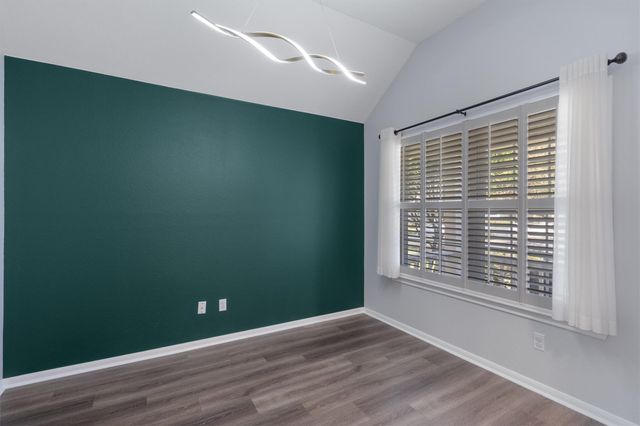 153 Hickory LN, Georgetown, TX 78633