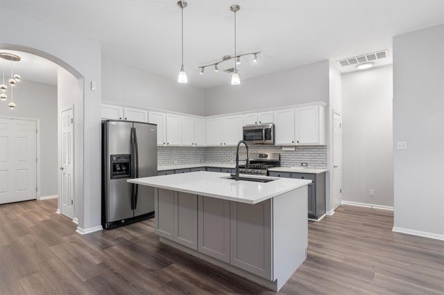 153 Hickory LN, Georgetown, TX 78633