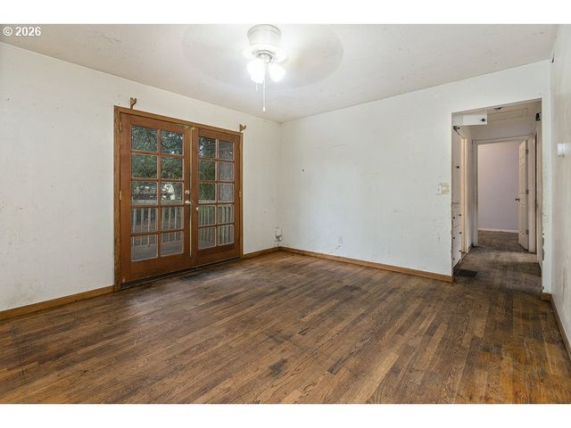 18721 Se CARUTHERS St, Portland, OR 97233