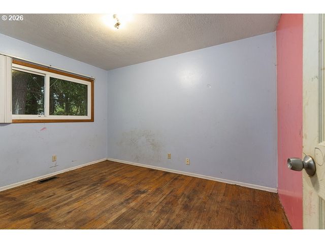 18721 Se CARUTHERS St, Portland, OR 97233