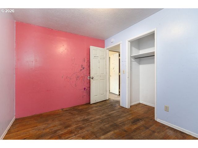18721 Se CARUTHERS St, Portland, OR 97233