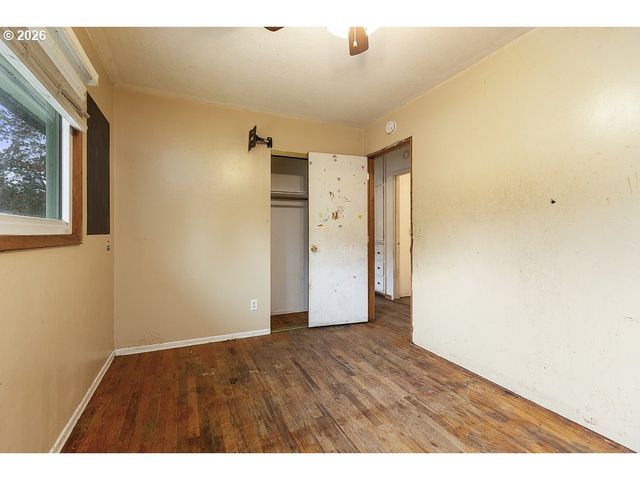 18721 Se CARUTHERS St, Portland, OR 97233