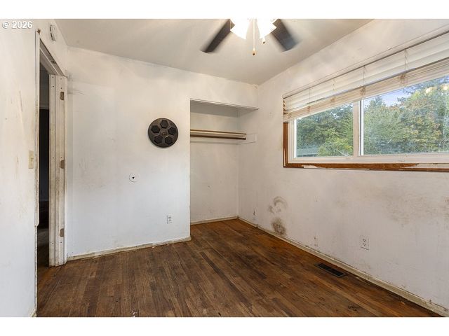 18721 Se CARUTHERS St, Portland, OR 97233