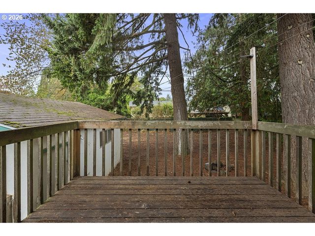 18721 Se CARUTHERS St, Portland, OR 97233