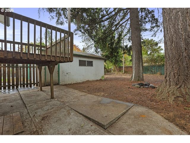 18721 Se CARUTHERS St, Portland, OR 97233