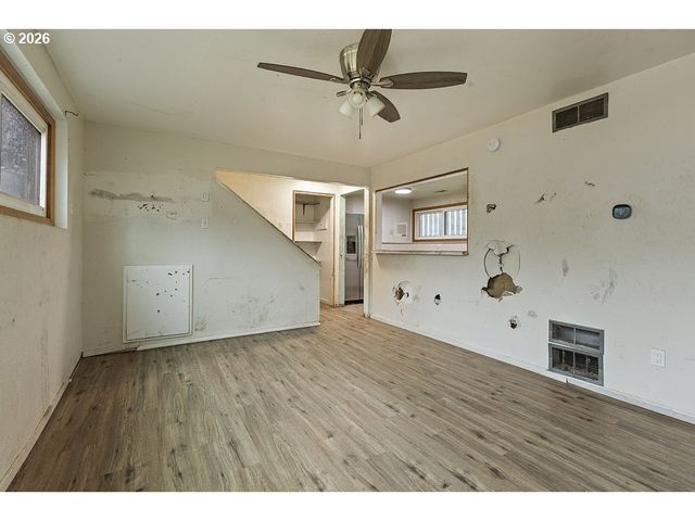 18721 Se CARUTHERS St, Portland, OR 97233