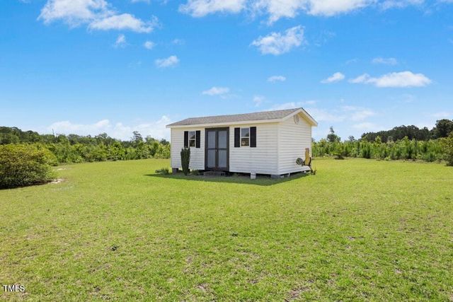 1035 Aquilla Road, Benson, NC 27504