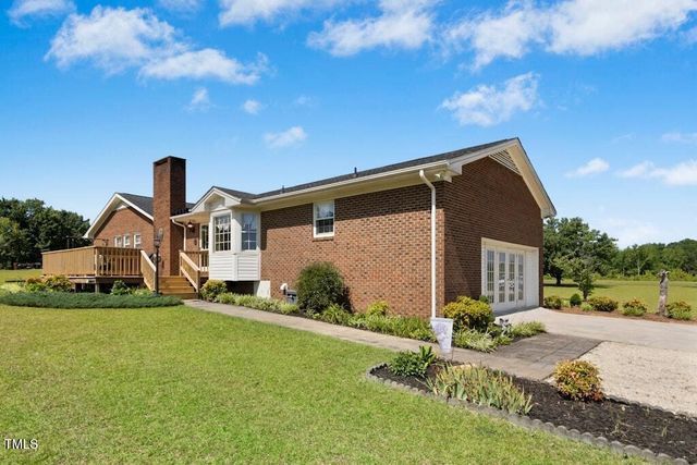 1035 Aquilla Road, Benson, NC 27504