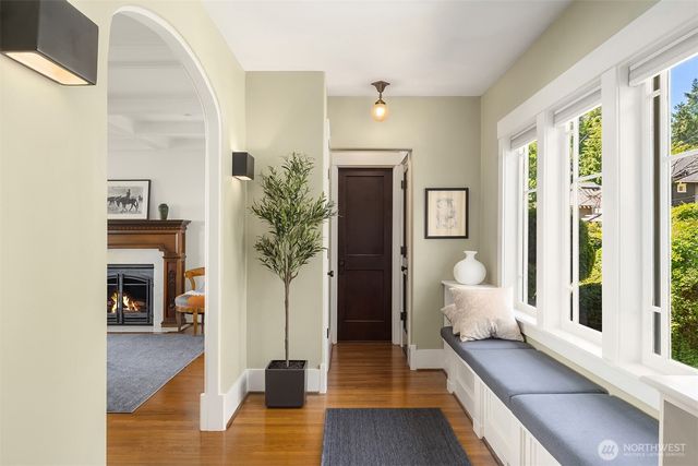 618 37th Avenue, Seattle, WA 98122