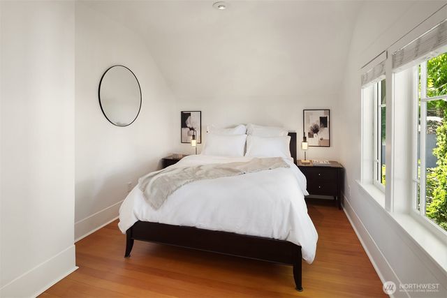 618 37th Avenue, Seattle, WA 98122