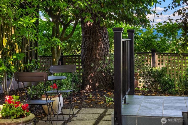 618 37th Avenue, Seattle, WA 98122