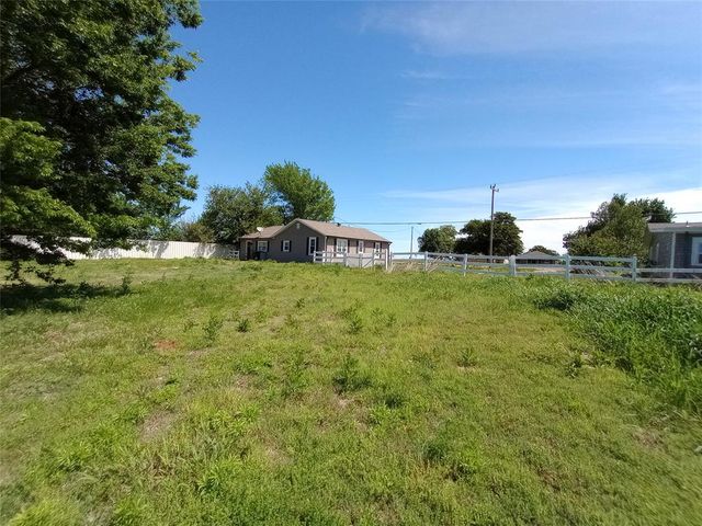 2651 N HARRAH Road, Harrah, OK 73045
