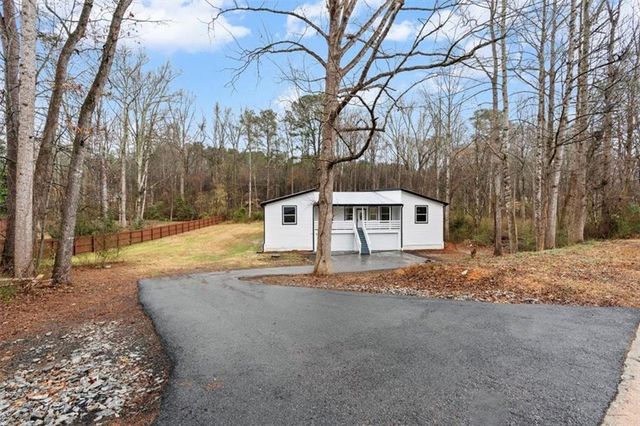 140 Indian Lake Drive, Hiram, GA 30141