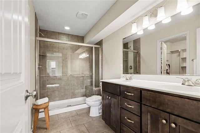 929 NW SCENIC Drive, Grain Valley, MO 64029