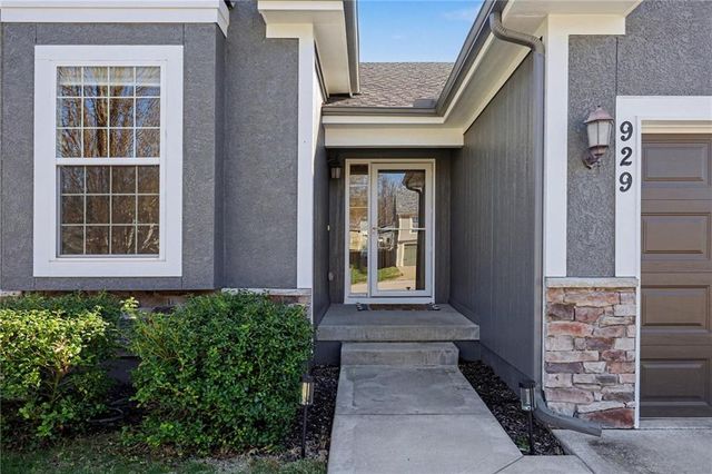 929 NW SCENIC Drive, Grain Valley, MO 64029
