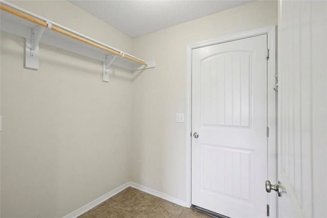 929 NW SCENIC Drive, Grain Valley, MO 64029