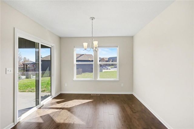 929 NW SCENIC Drive, Grain Valley, MO 64029