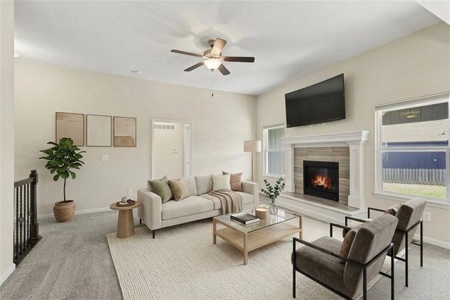 929 NW SCENIC Drive, Grain Valley, MO 64029