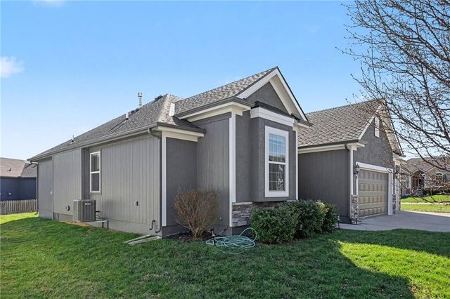 929 NW SCENIC Drive, Grain Valley, MO 64029