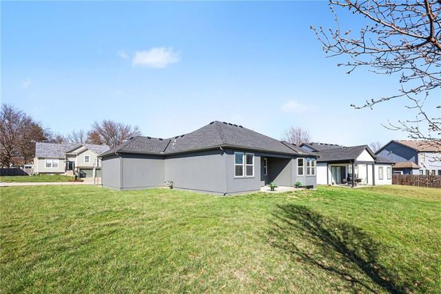 929 NW SCENIC Drive, Grain Valley, MO 64029