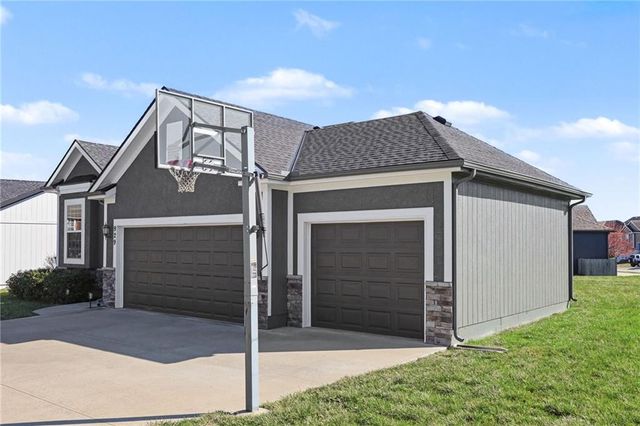 929 NW SCENIC Drive, Grain Valley, MO 64029