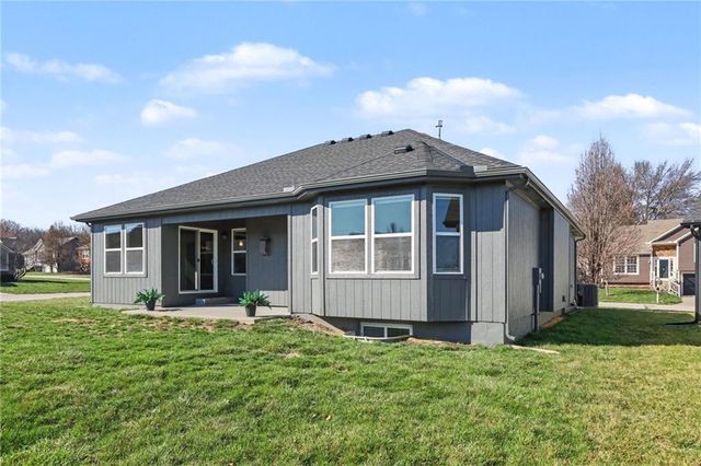 929 NW SCENIC Drive, Grain Valley, MO 64029