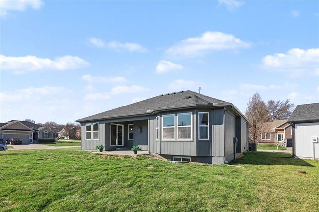 929 NW SCENIC Drive, Grain Valley, MO 64029