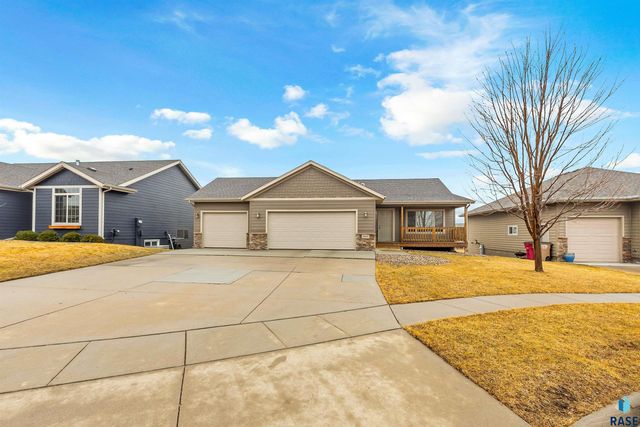 5801 W Bream Ct Court, Sioux Falls, SD 57107