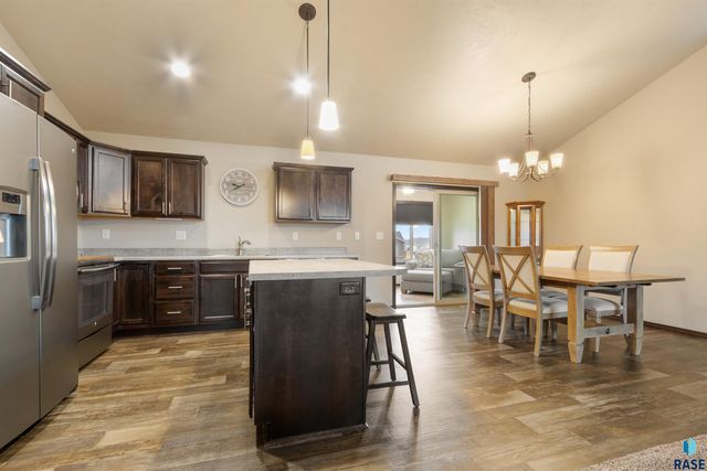 5801 W Bream Ct Court, Sioux Falls, SD 57107