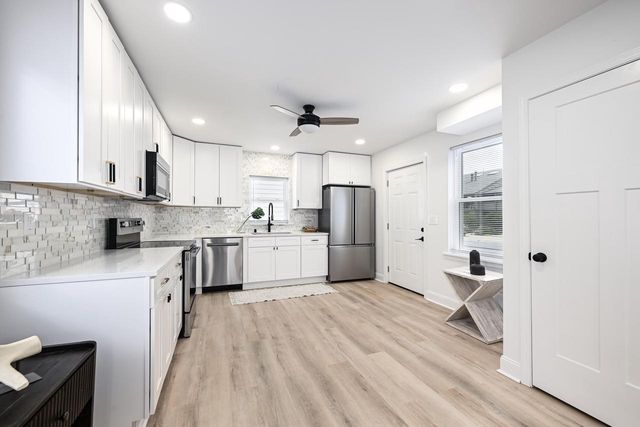 1922 E Iron STREET, Milwaukee, WI 53207