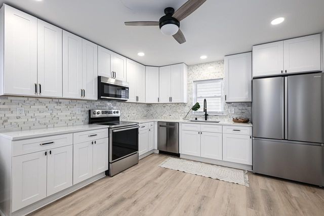 1922 E Iron STREET, Milwaukee, WI 53207