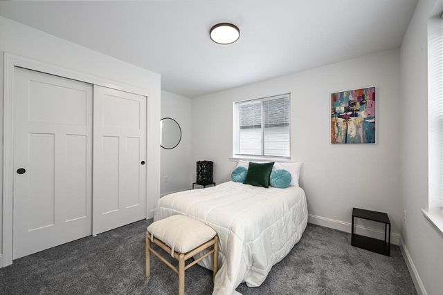 1922 E Iron STREET, Milwaukee, WI 53207
