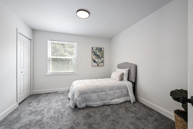 1922 E Iron STREET, Milwaukee, WI 53207