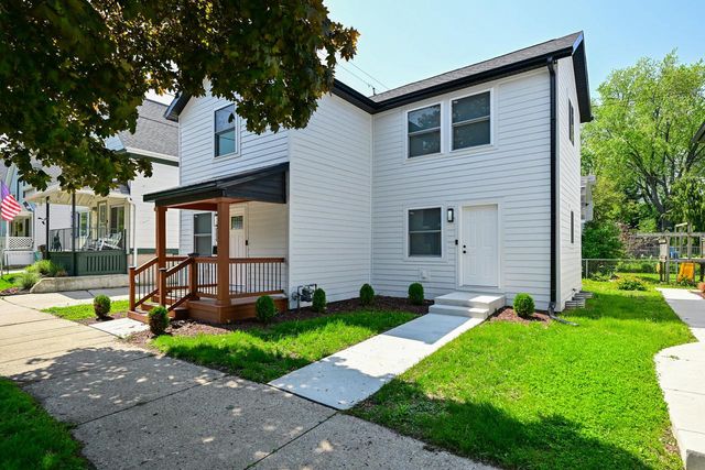 1922 E Iron STREET, Milwaukee, WI 53207