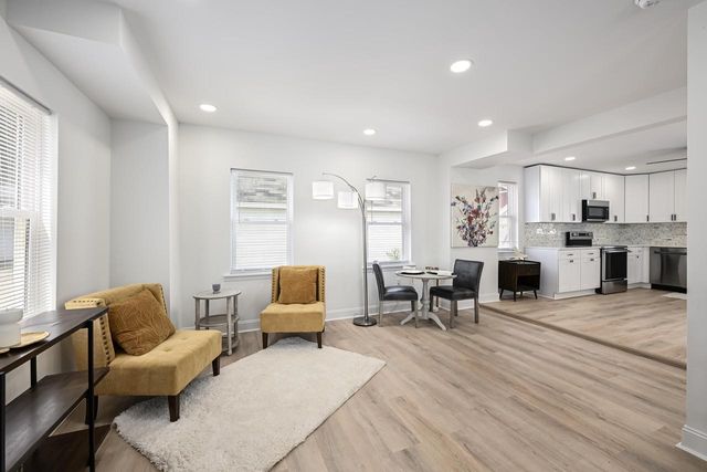 1922 E Iron STREET, Milwaukee, WI 53207