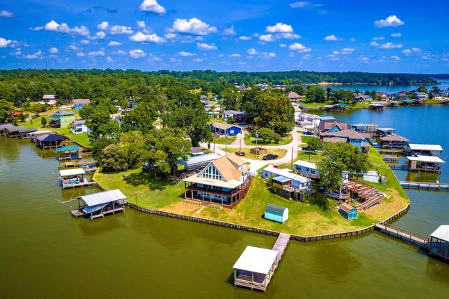 578 Dove Island, Livingston, TX 77351