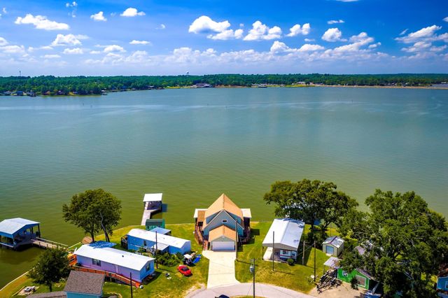 578 Dove Island, Livingston, TX 77351