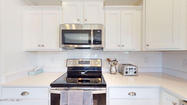 505 Flip Flop Lane, Grimesland, NC 27837