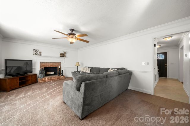 6101 Boykin Spaniel Road, Charlotte, NC 28277