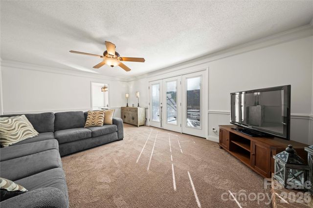 6101 Boykin Spaniel Road, Charlotte, NC 28277