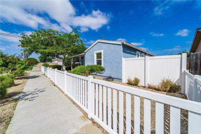 611 W 27th, Long Beach, CA 90806