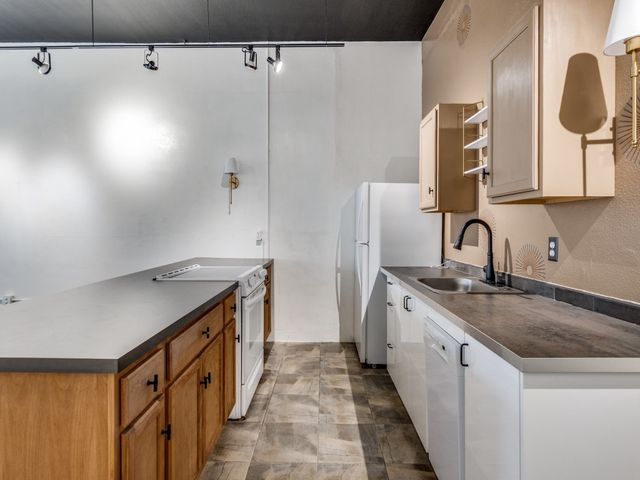 4210 Main Street, Dallas, TX 75226