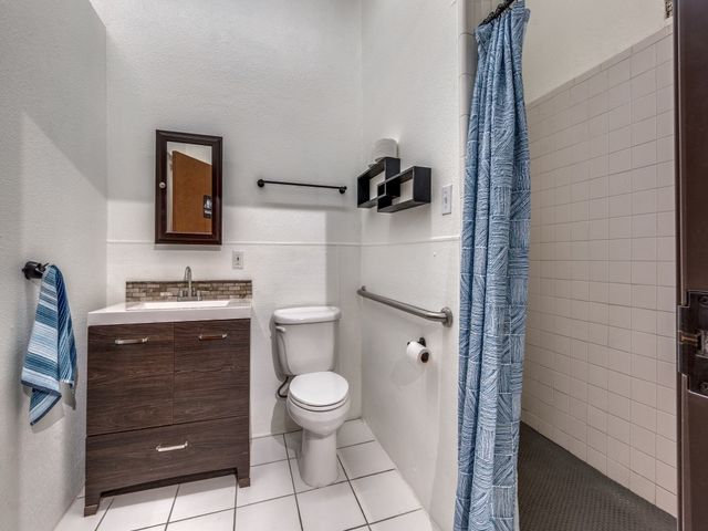 4210 Main Street, Dallas, TX 75226