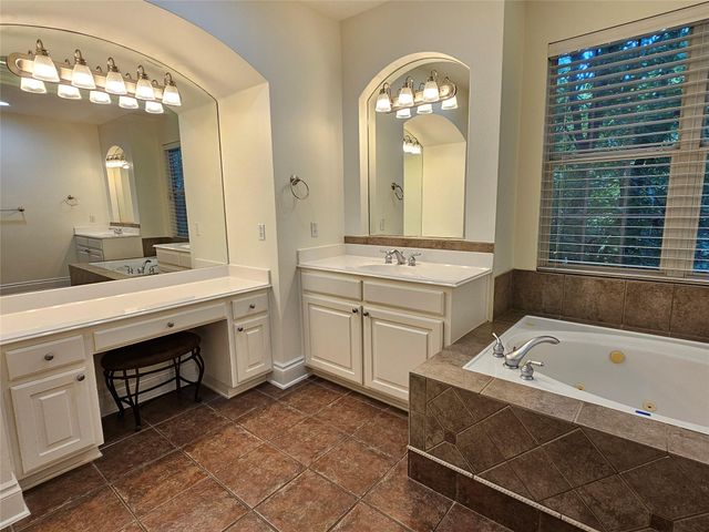 11301 Taylor Draper LN 1, Austin, TX 78759