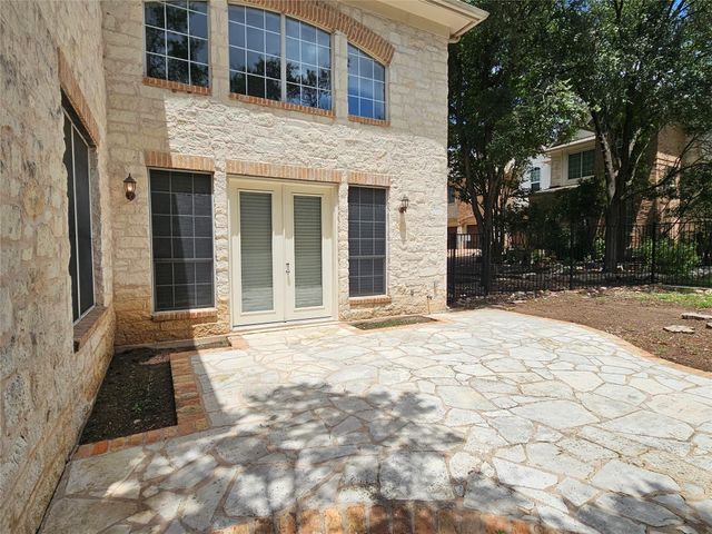 11301 Taylor Draper LN 1, Austin, TX 78759