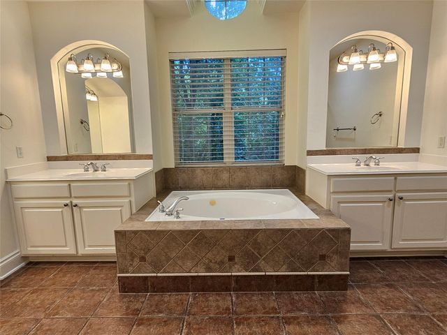 11301 Taylor Draper LN 1, Austin, TX 78759