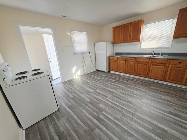 2100 N Park Avenue, Springfield, MO 65803