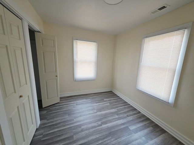 2100 N Park Avenue, Springfield, MO 65803