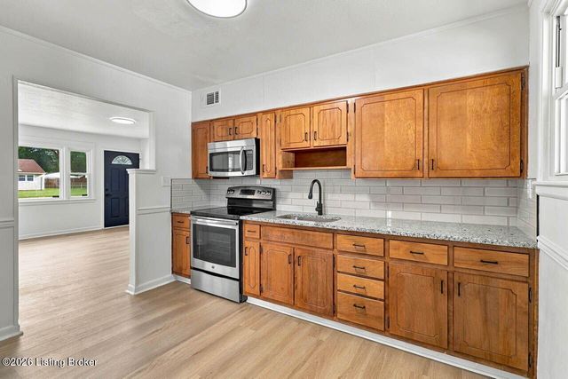 13916 Darwin Blvd, Louisville, KY 40272